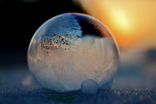 frozen-in-a-bubble-by-angela-kelly-3-650x433