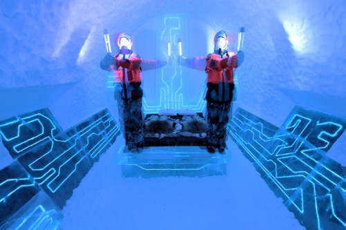 ice-hotel-tron-legacy-suite-1
